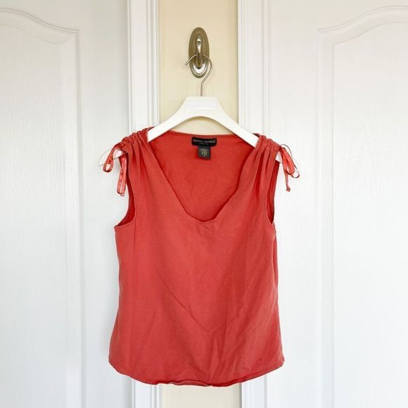 Banana Republic Size Small Sleeveless Heart Shaped Neck Top in Corral with Bow T - Picture 1 of 8